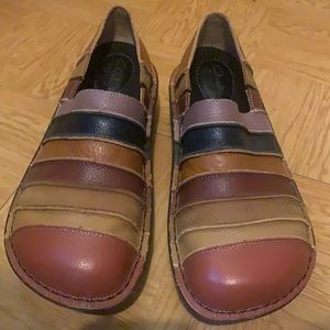 Brand New *Artisan Clarks*…..made in Taiwan…Super Comfy and Chic🥰